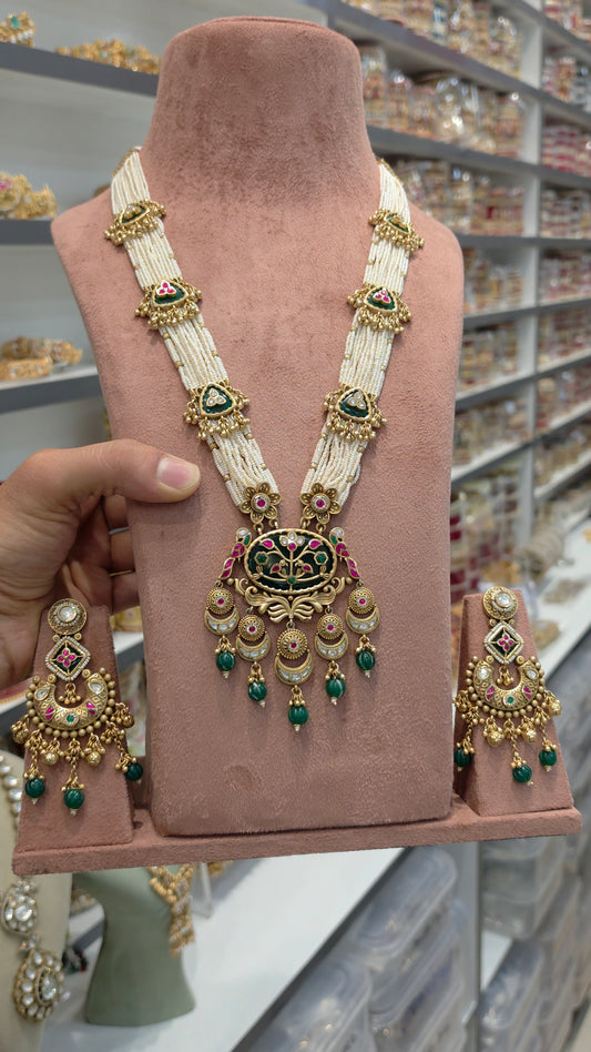 Necklace set