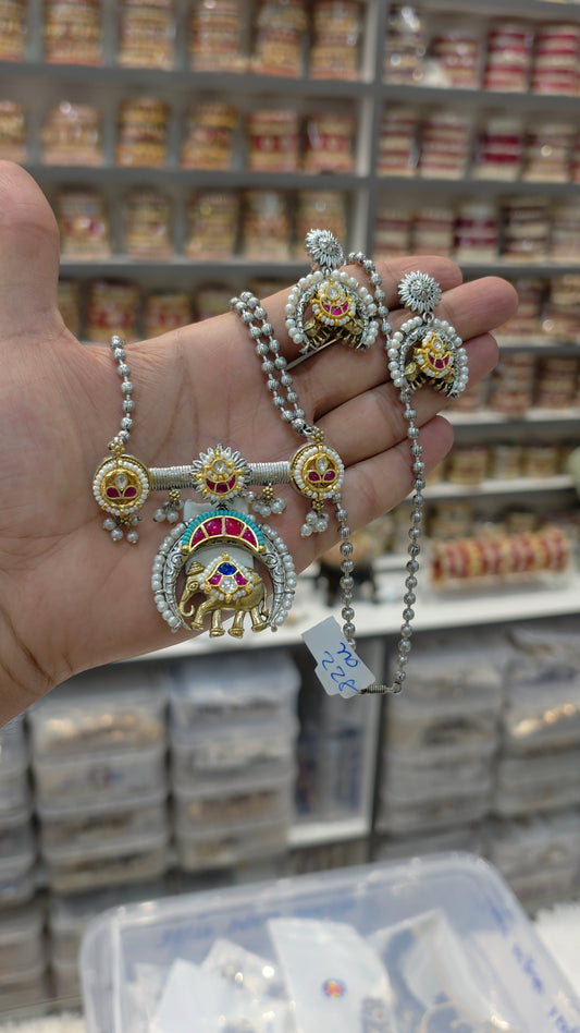 Necklace set