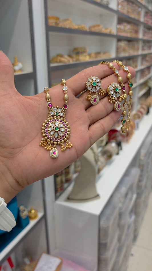 Necklace set