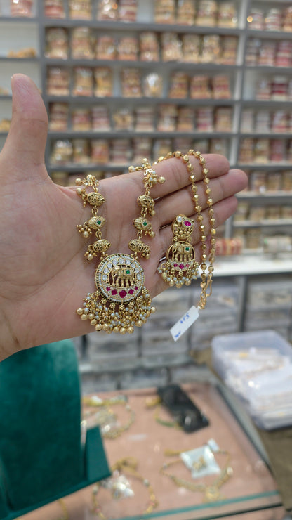 Necklace set