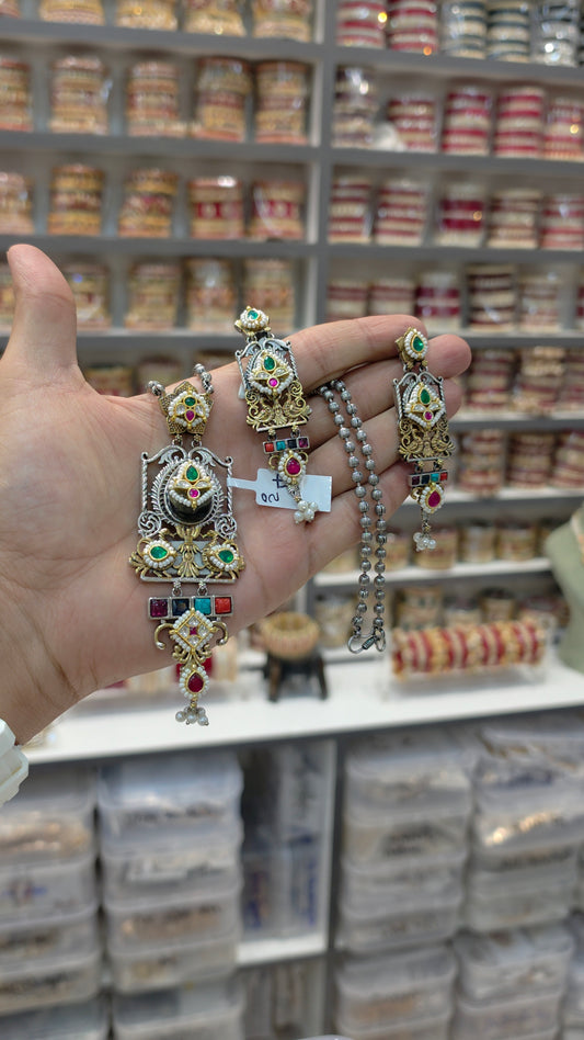 Necklace set