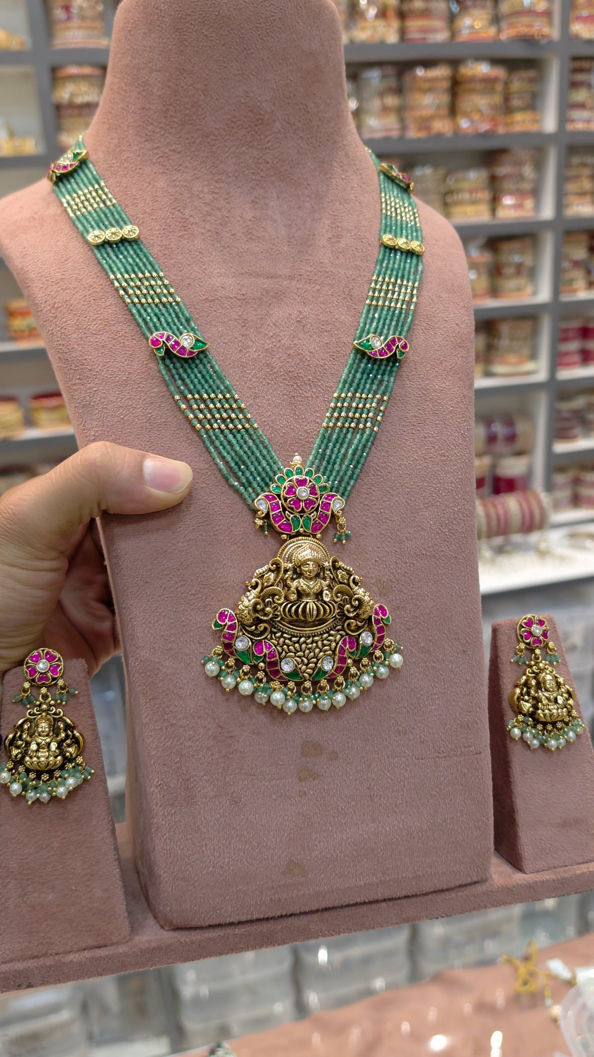Necklace set