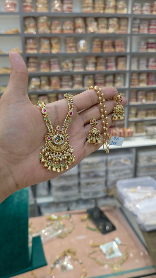 Necklace set