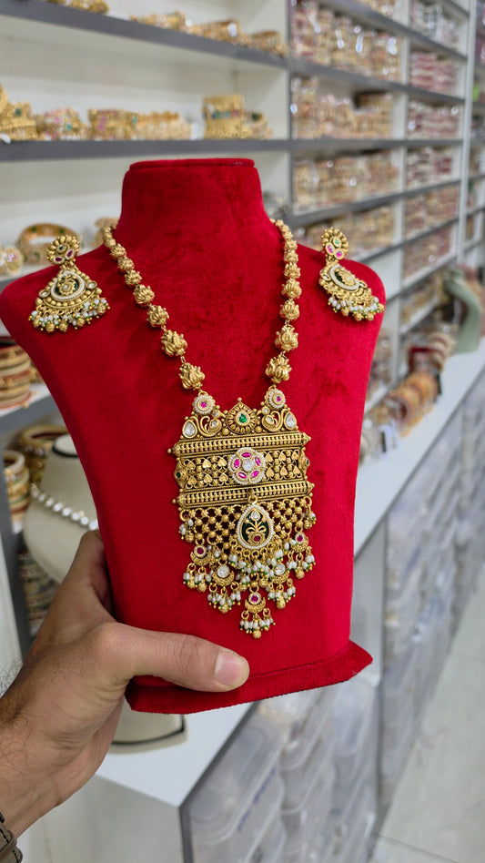 Necklace set