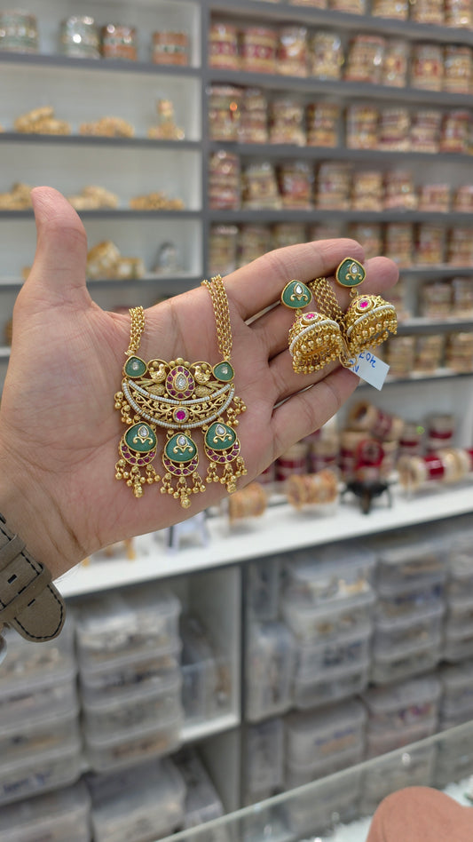 Necklace set