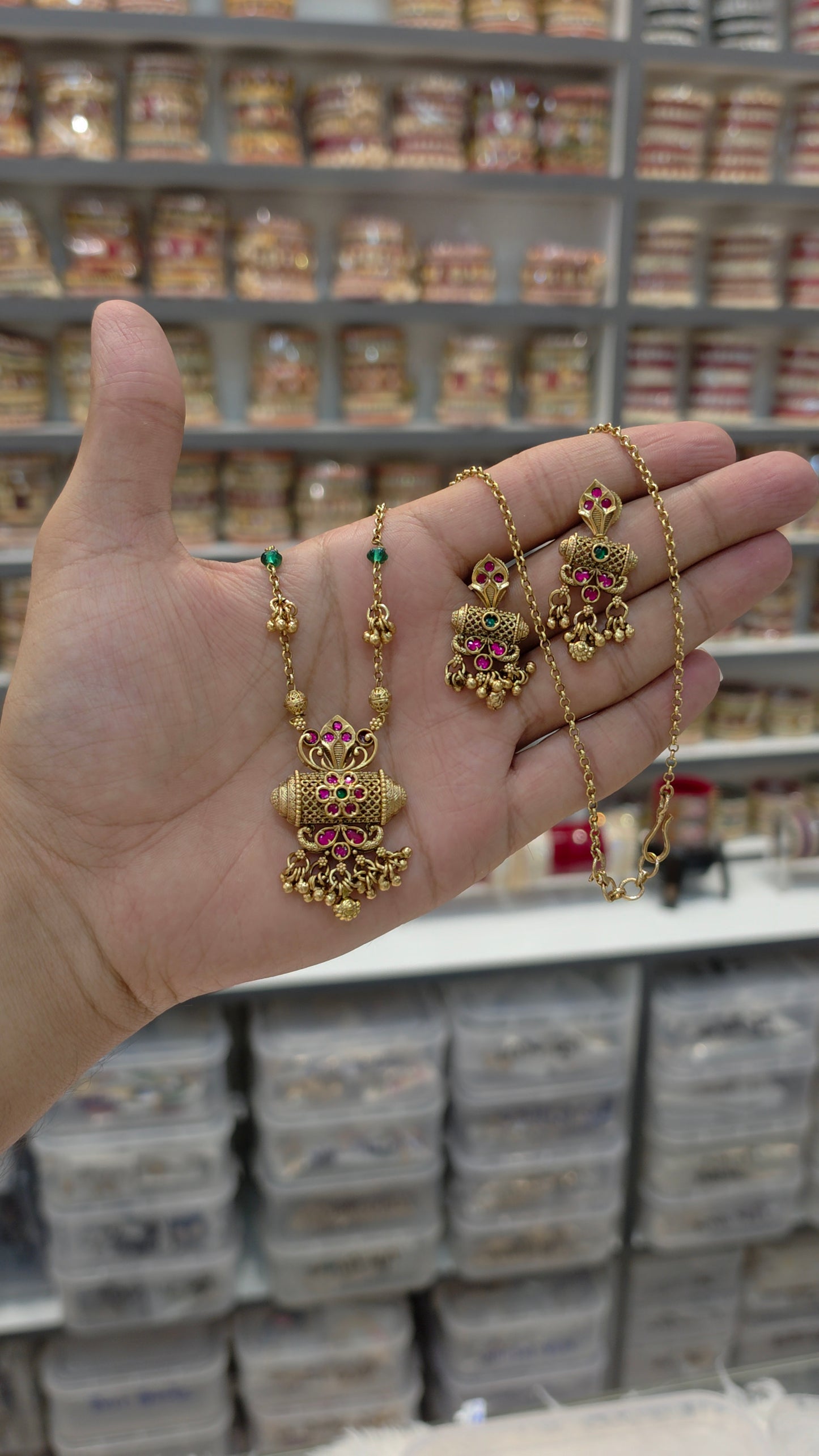 Necklace set