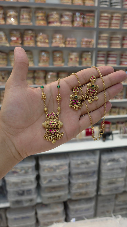 Necklace set