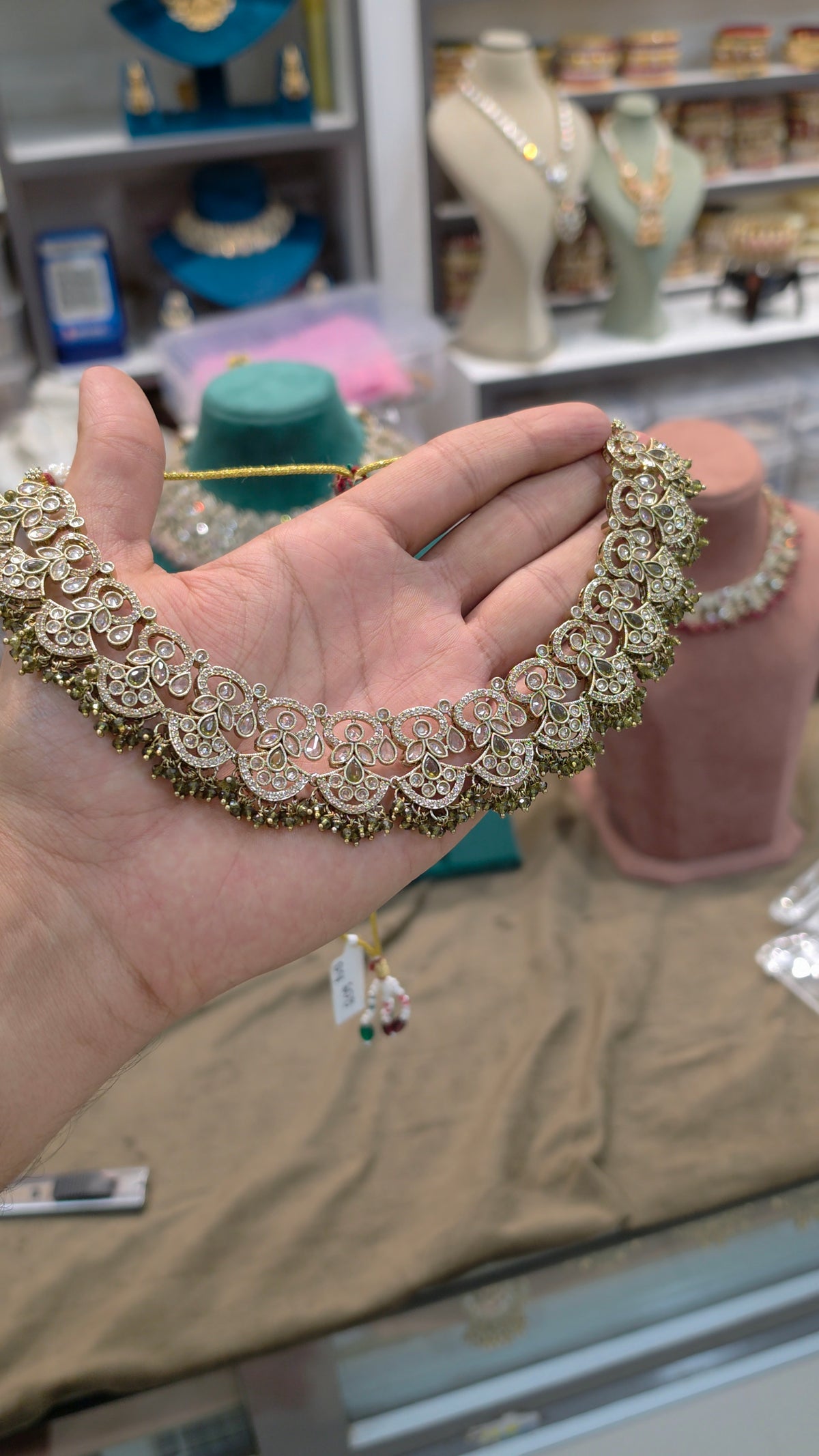 Necklace set Ad