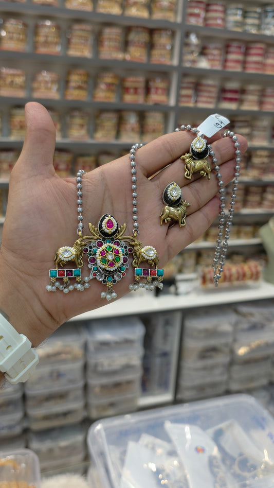 Necklace set