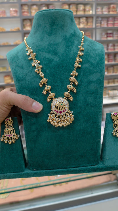 Necklace set