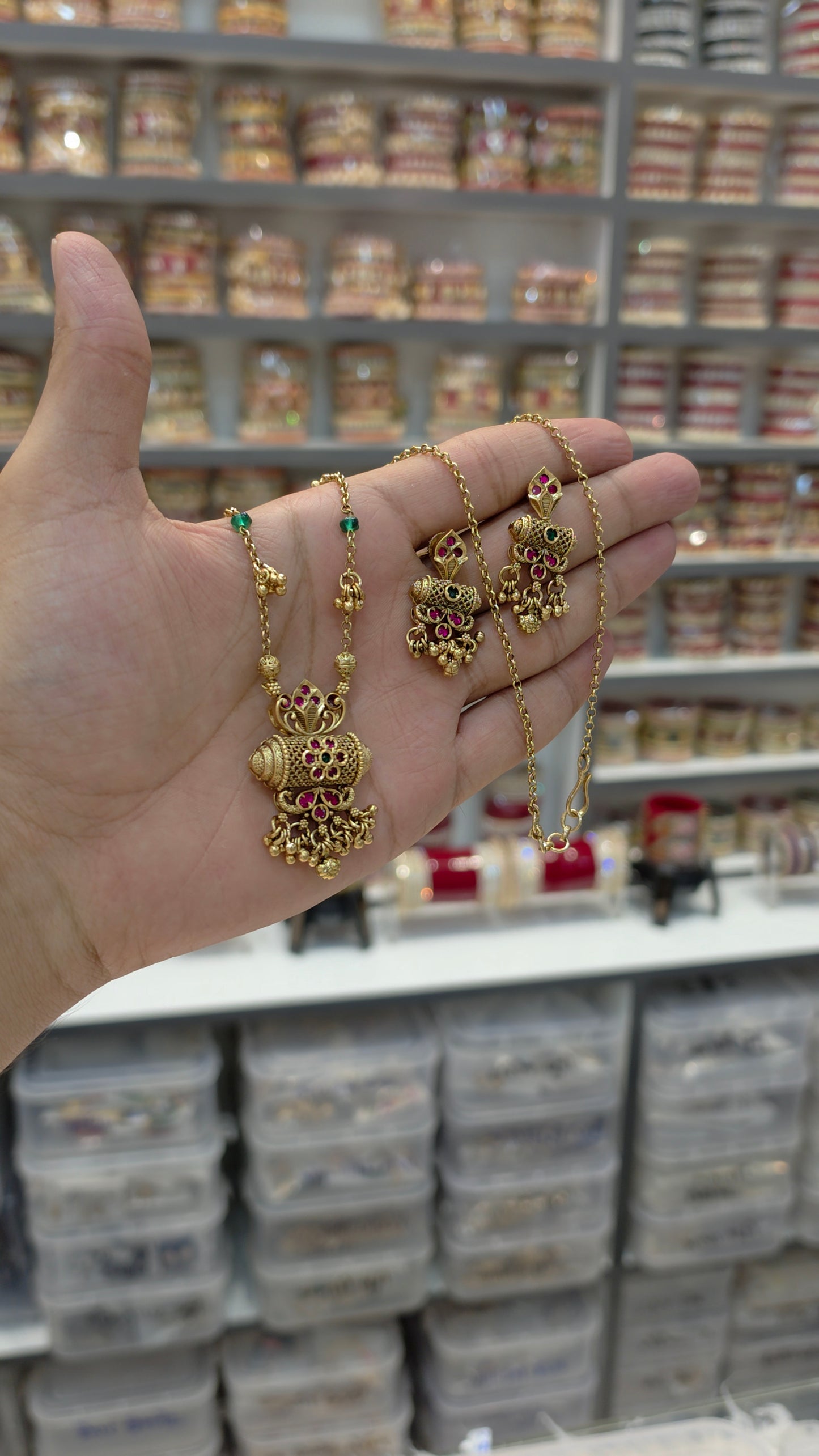 Necklace set