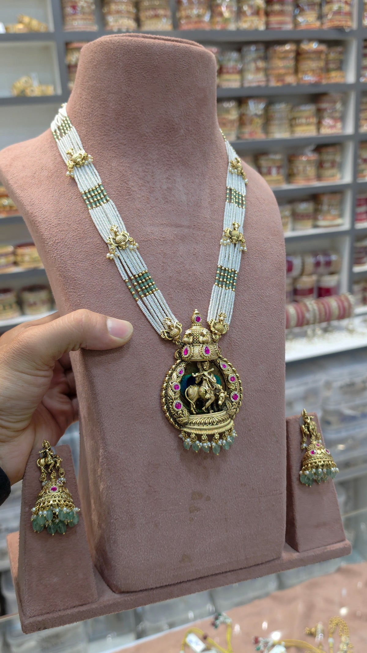 Necklace set